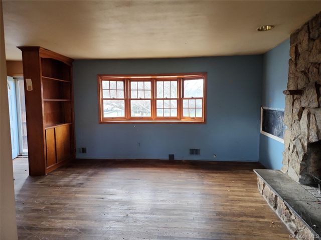 267 Woodhull Avenue, Port Jefferson Station, NY 11776