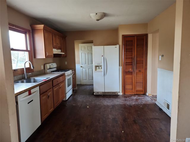 267 Woodhull Avenue, Port Jefferson Station, NY 11776