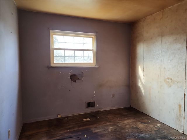 267 Woodhull Avenue, Port Jefferson Station, NY 11776