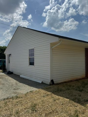 3779 Old Franklin Tpke, Glade Hill, VA 24092