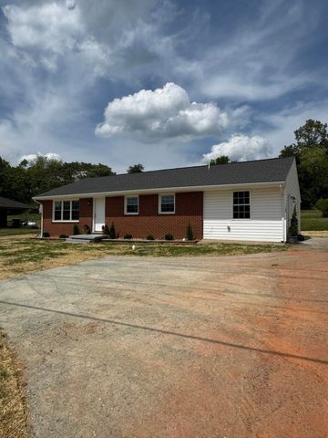 3779 Old Franklin Tpke, Glade Hill, VA 24092