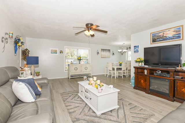 18 Lake Vista Trail 107, Port St. Lucie, FL 34952