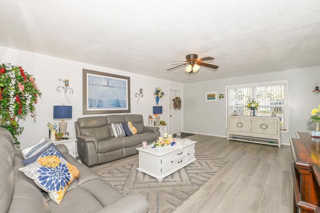 18 Lake Vista Trail 107, Port St. Lucie, FL 34952