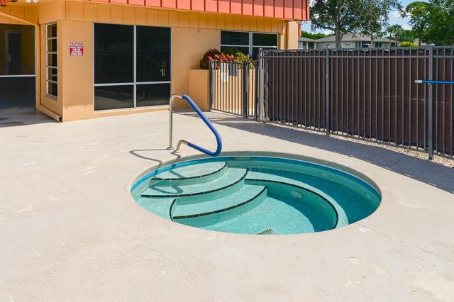 18 Lake Vista Trail 107, Port St. Lucie, FL 34952