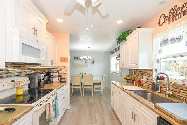 18 Lake Vista Trail 107, Port St. Lucie, FL 34952