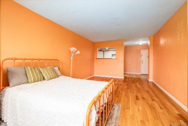 100 S Ocean Avenue 4U, Freeport, NY 11520