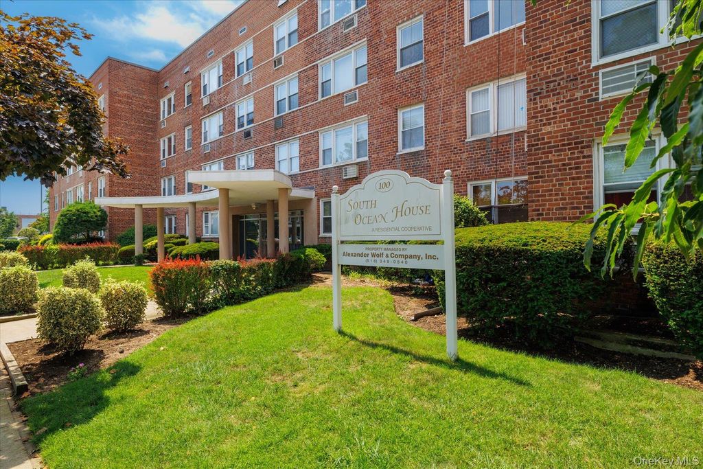 100 S Ocean Avenue 4U, Freeport, NY 11520
