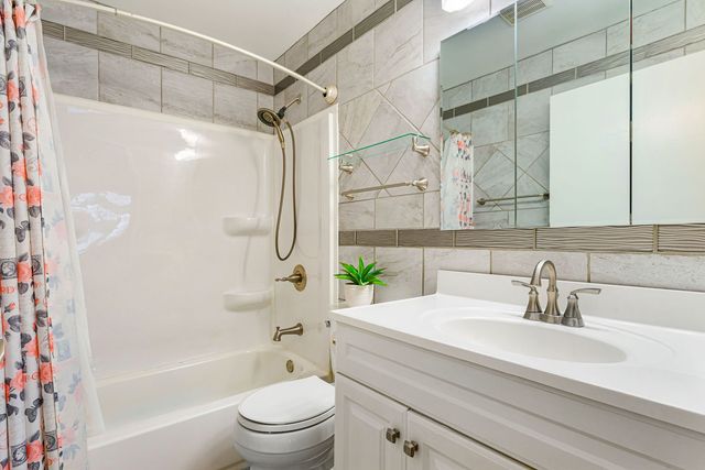 11129 Martindale Drive, Westchester, IL 60154