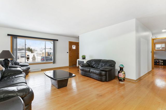 11129 Martindale Drive, Westchester, IL 60154