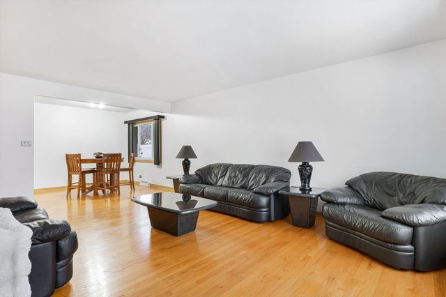 11129 Martindale Drive, Westchester, IL 60154