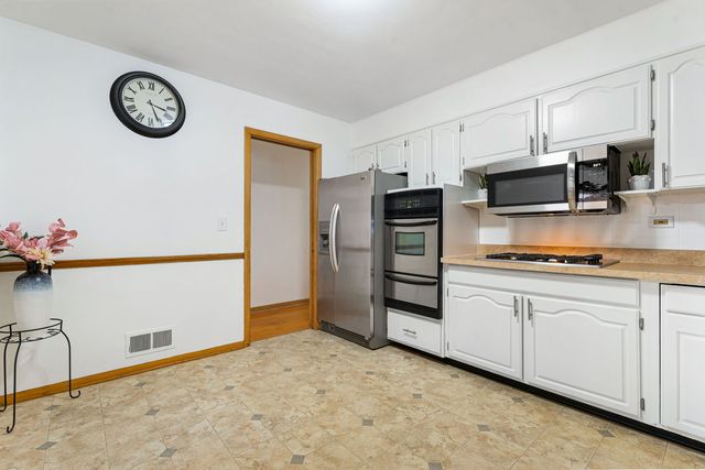 11129 Martindale Drive, Westchester, IL 60154