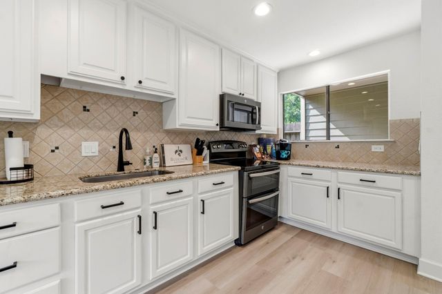 10717 N Autumnwood Way, The Woodlands, TX 77380