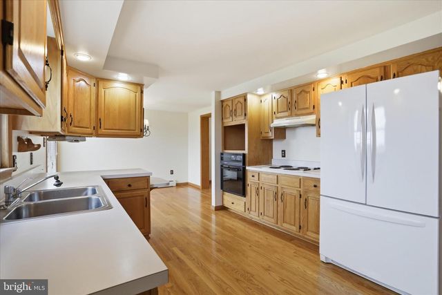 529 BRADDOCK SCHOOL RD, Slanesville, WV 25444