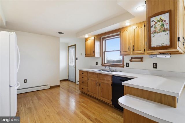 529 BRADDOCK SCHOOL RD, Slanesville, WV 25444