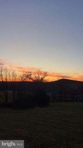 529 BRADDOCK SCHOOL RD, Slanesville, WV 25444