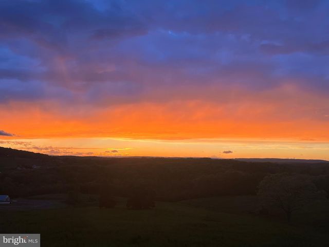 529 BRADDOCK SCHOOL RD, Slanesville, WV 25444