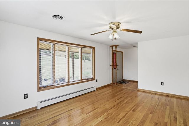 529 BRADDOCK SCHOOL RD, Slanesville, WV 25444