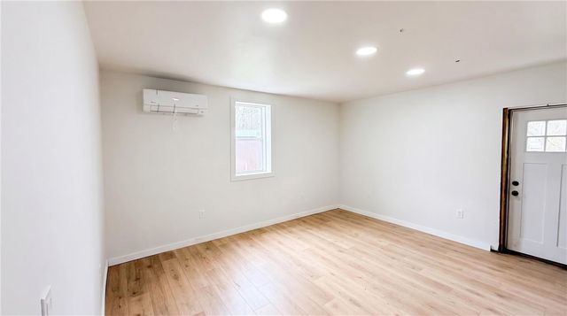 116 Briarwood Dr, Monongahela, PA 15063