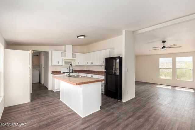 16255 N Lago Del Oro Parkway, Tucson, AZ 85739