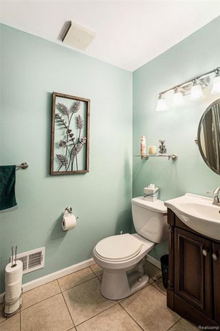 9213 Apple Orchard Drive, Tyrone Township, MI 48430