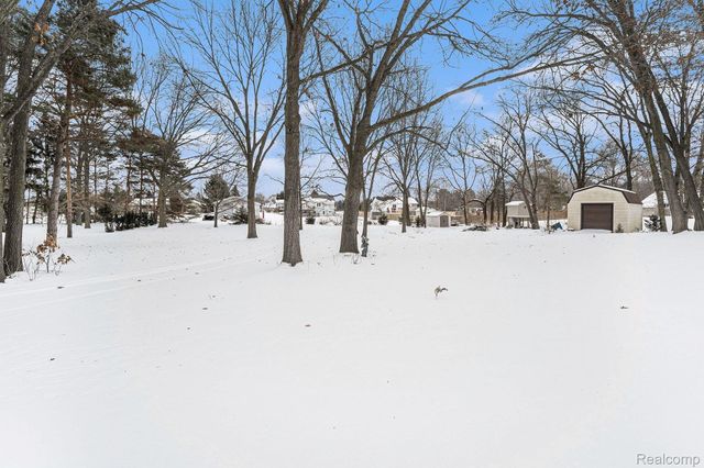 9213 Apple Orchard Drive, Tyrone Township, MI 48430