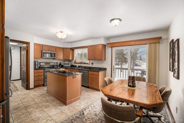 9213 Apple Orchard Drive, Tyrone Township, MI 48430