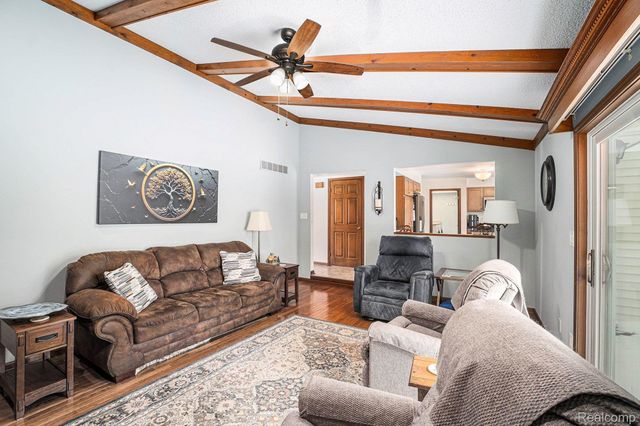 9213 Apple Orchard Drive, Tyrone Township, MI 48430