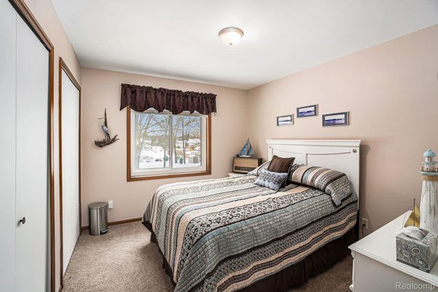 9213 Apple Orchard Drive, Tyrone Township, MI 48430