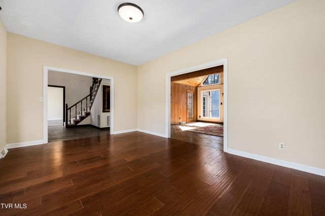 746 Quail Hollow Drive, Elizabethton, TN 37643