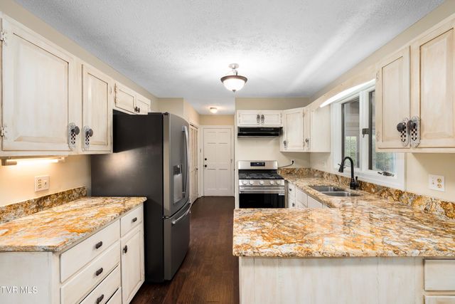 746 Quail Hollow Drive, Elizabethton, TN 37643