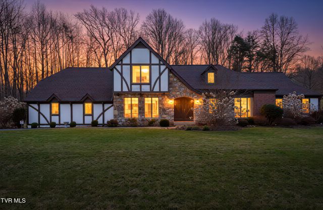 746 Quail Hollow Drive, Elizabethton, TN 37643