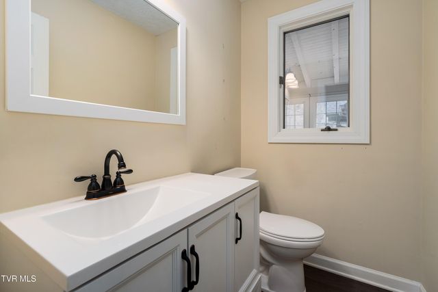 746 Quail Hollow Drive, Elizabethton, TN 37643