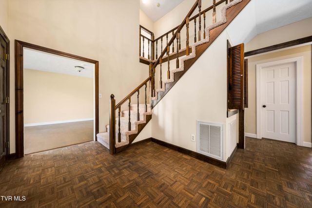 746 Quail Hollow Drive, Elizabethton, TN 37643