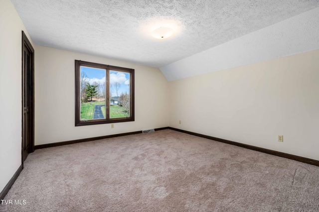 746 Quail Hollow Drive, Elizabethton, TN 37643