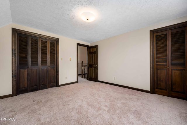 746 Quail Hollow Drive, Elizabethton, TN 37643