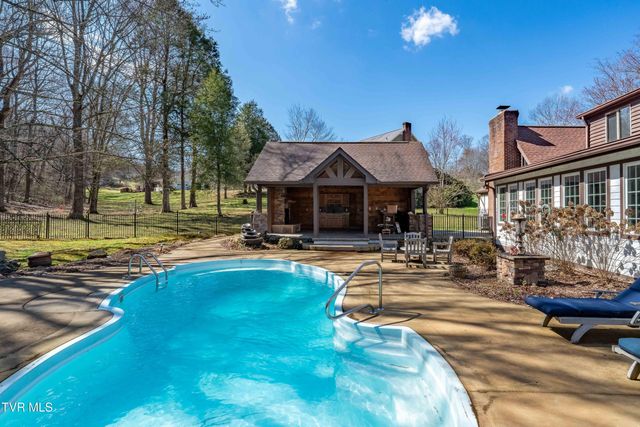 746 Quail Hollow Drive, Elizabethton, TN 37643