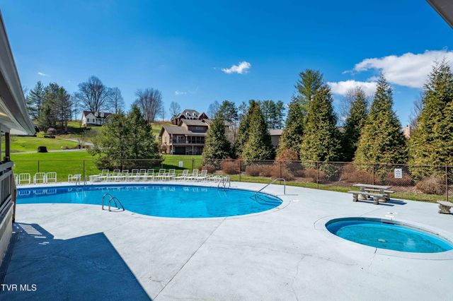 746 Quail Hollow Drive, Elizabethton, TN 37643