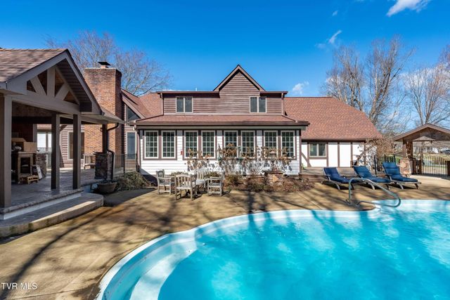 746 Quail Hollow Drive, Elizabethton, TN 37643