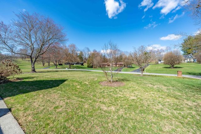 746 Quail Hollow Drive, Elizabethton, TN 37643