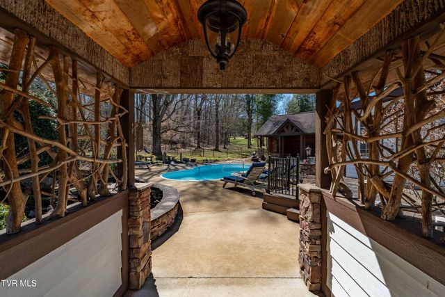 746 Quail Hollow Drive, Elizabethton, TN 37643