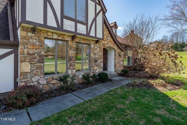 746 Quail Hollow Drive, Elizabethton, TN 37643