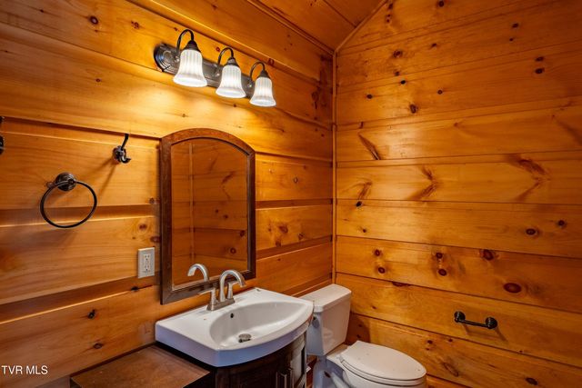 746 Quail Hollow Drive, Elizabethton, TN 37643