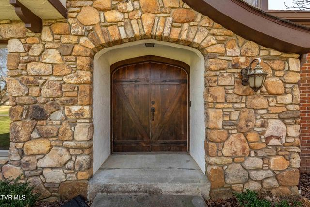 746 Quail Hollow Drive, Elizabethton, TN 37643