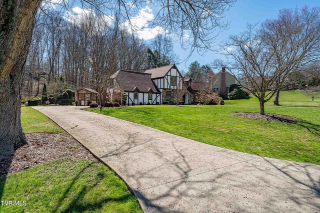 746 Quail Hollow Drive, Elizabethton, TN 37643