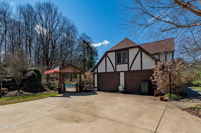 746 Quail Hollow Drive, Elizabethton, TN 37643