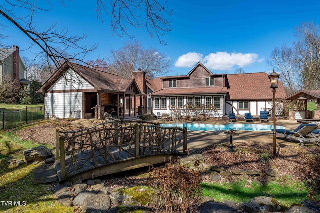 746 Quail Hollow Drive, Elizabethton, TN 37643