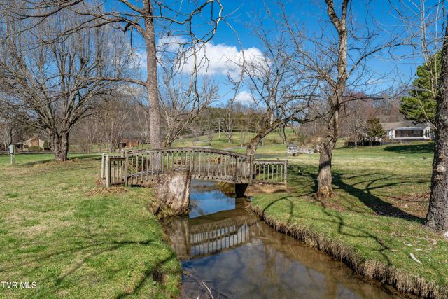 746 Quail Hollow Drive, Elizabethton, TN 37643