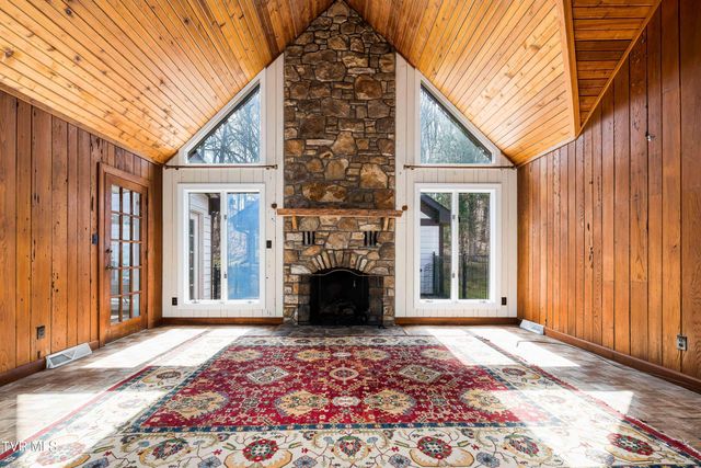 746 Quail Hollow Drive, Elizabethton, TN 37643