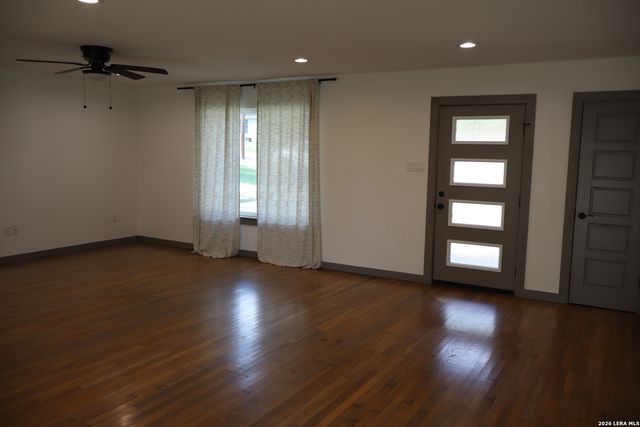 529 LAUREL LN, New Braunfels, TX 78130