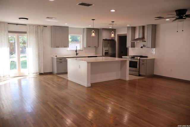 529 LAUREL LN, New Braunfels, TX 78130